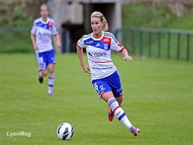 Amandine Henry football feminin