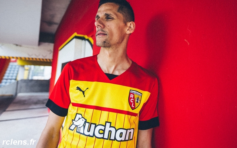 Reims : le nouveau maillot third dévoilé