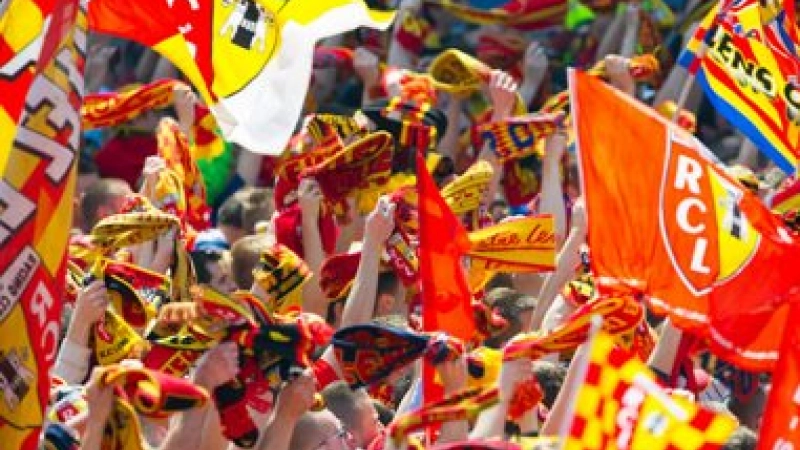 Public Lens supporters