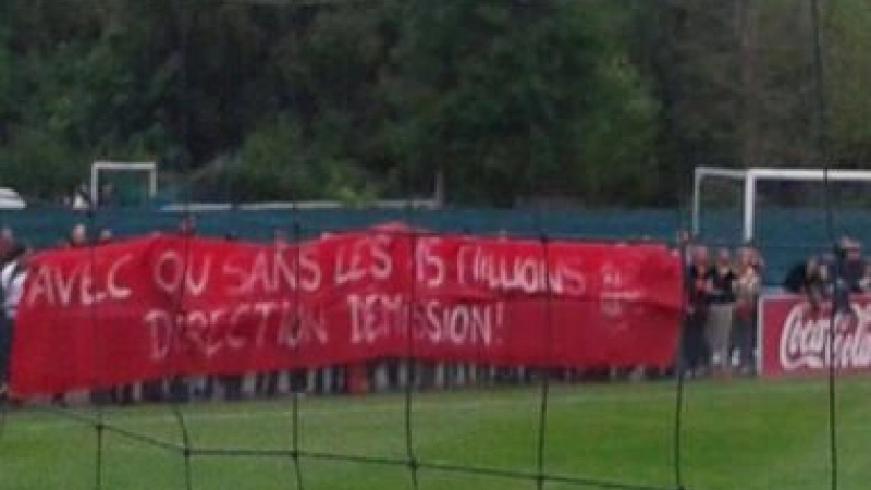 Red Tigers banderole 14052015