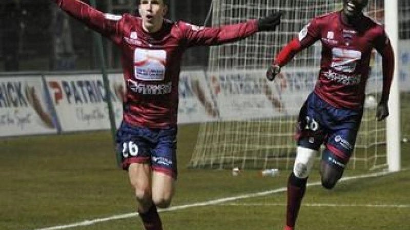 Clermont Foot Adrien Hunou