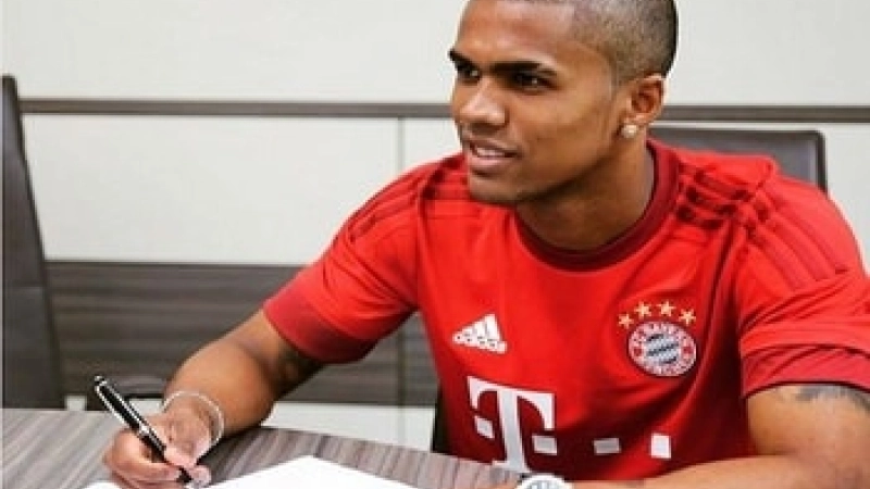 Douglas Costa Lens