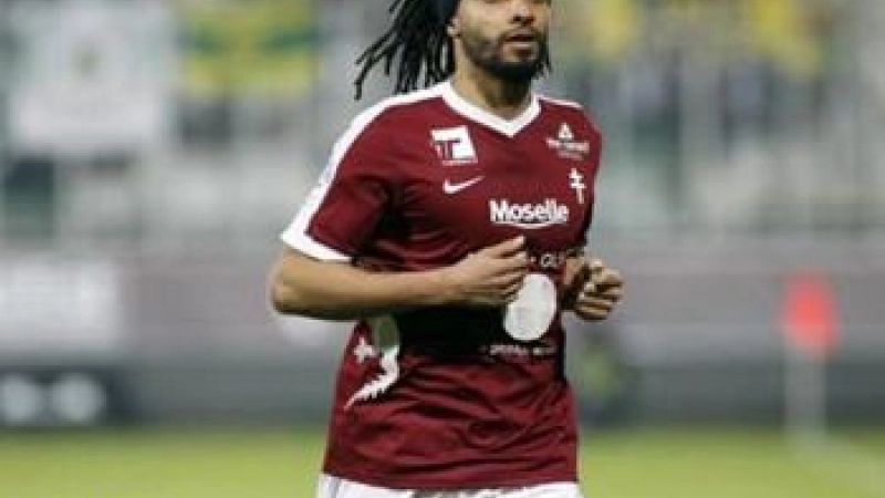 Benoit Assou Ekotto Lens