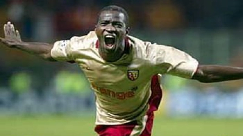 John Utaka Lens