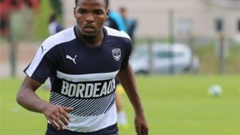 Aaron Boupendza Bordeaux Lens