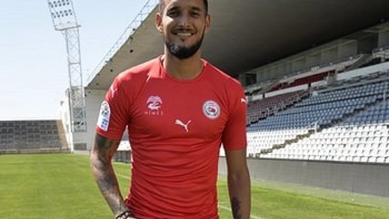 Liassine Cadamuro Nimes Lens