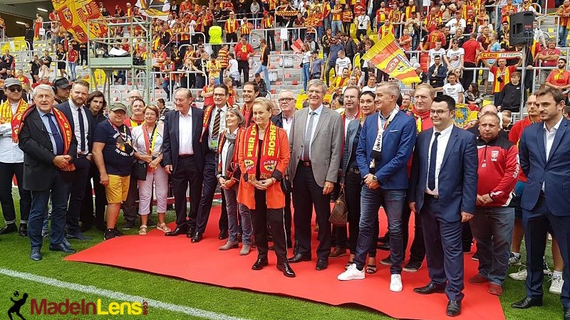 Marek Debout Inauguration Lens