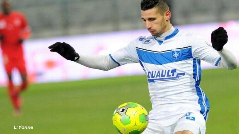 Yoann Touzghar Lens