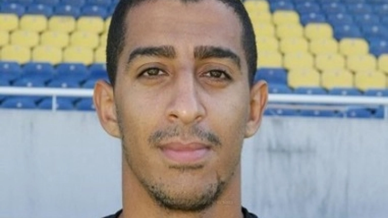 Hicham-MLaab--Lens