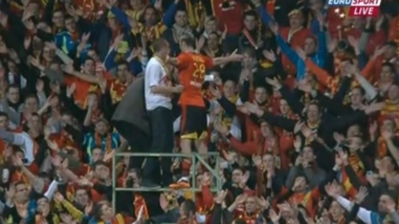 -Lens-Arles-Avignon-clapping-Danijel-Ljuboja