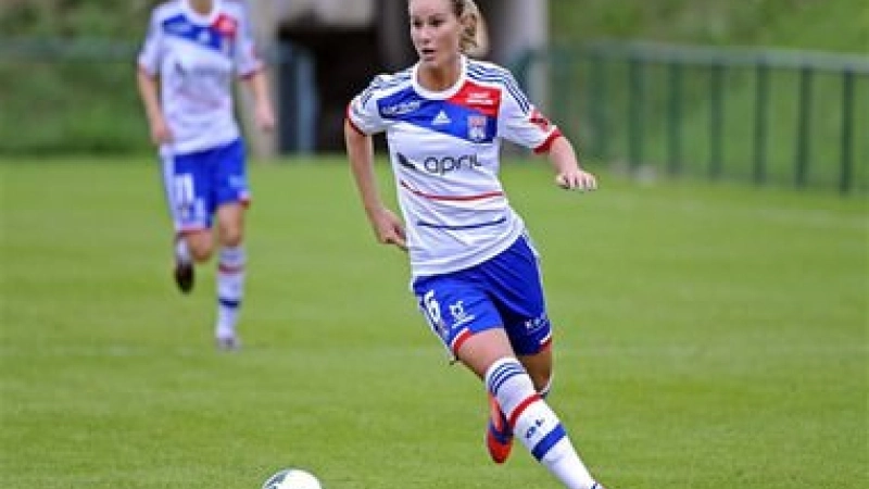 Amandine Henry football feminin