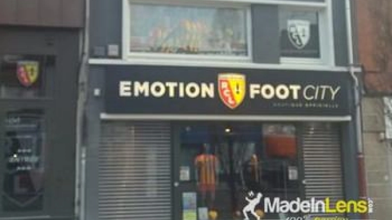 Emotion Foot City Lens