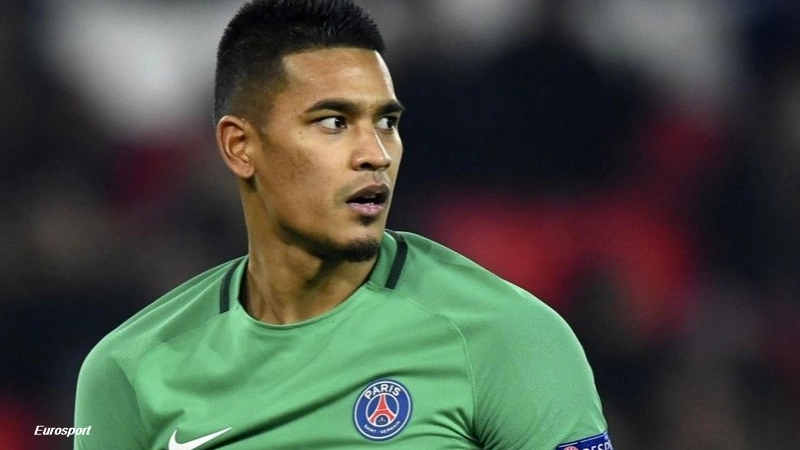 Alphonse Areola Lens