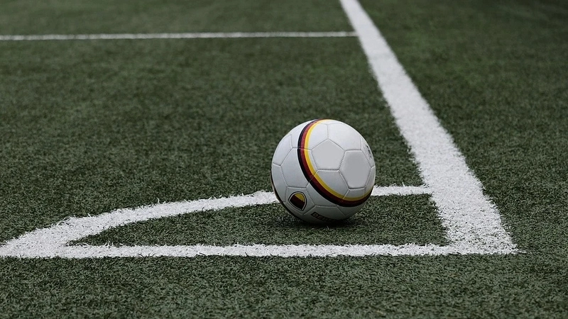Football 3471402 800