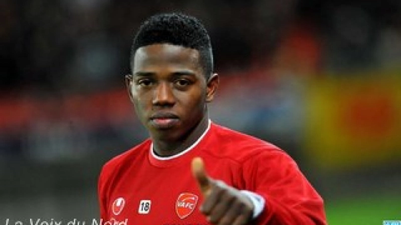 Carlos-Sanchez--Lens-Valenciennes